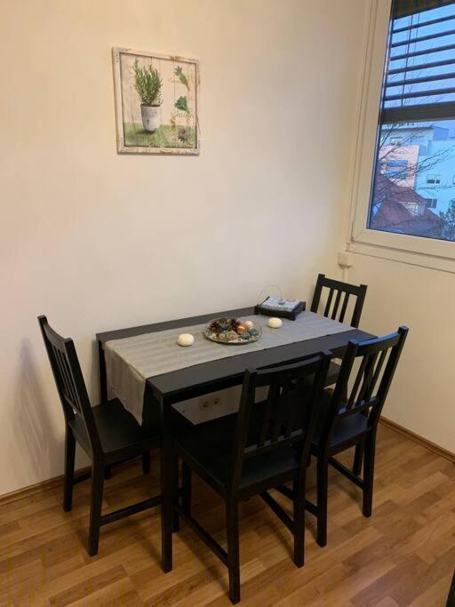 Charmante Wohnung In St. Peter. Graz Exterior photo